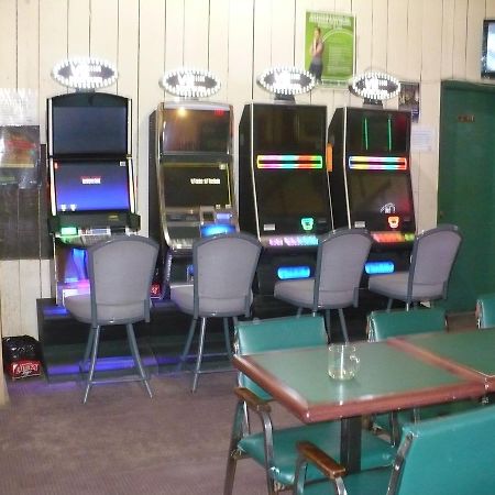 Sheridan Lawrence M Hotel Fort Vermilion エクステリア 写真