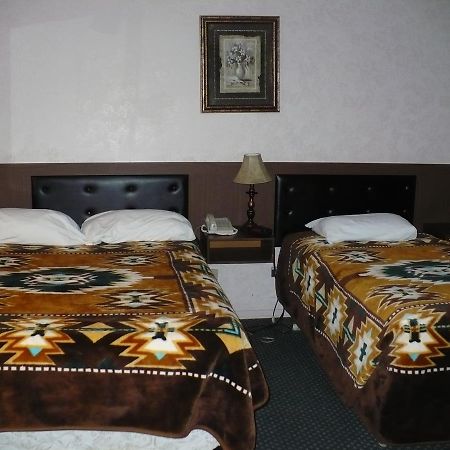 Sheridan Lawrence M Hotel Fort Vermilion エクステリア 写真